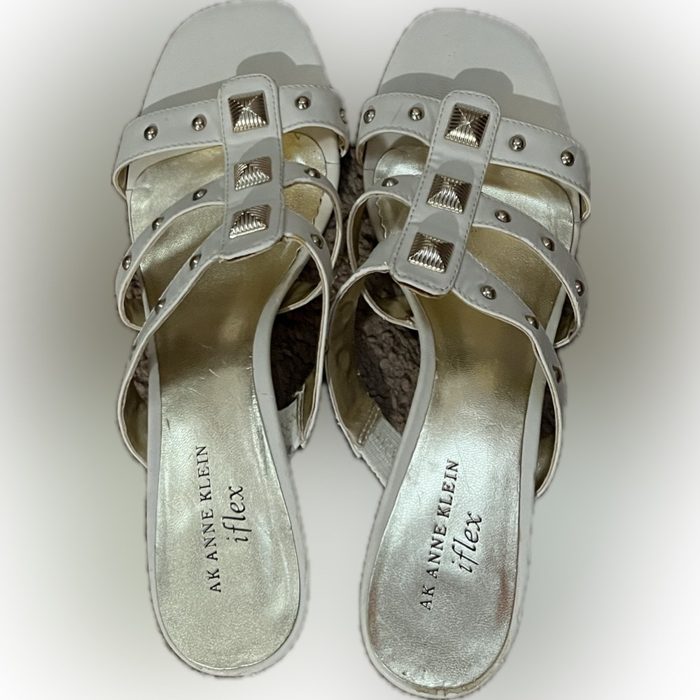 Anne Klein iFlex Studded Strappy Heeled Sandals – Ivory/Gold – Size 8.5